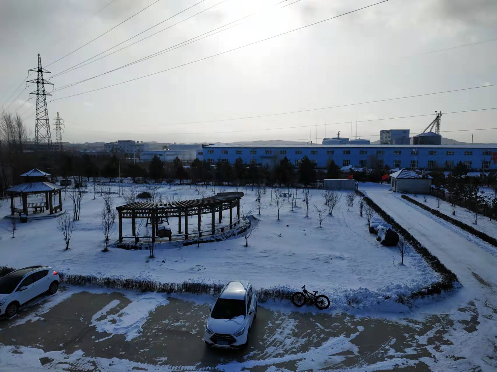 深圳古特吉林工廠，位于吉林敦化，生產(chǎn)線目前主打產(chǎn)品為谷胱甘肽和β-煙酰胺單核苷酸。